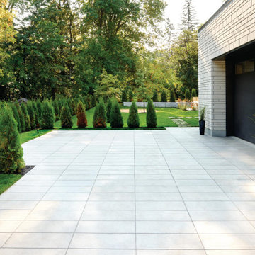 Modern Chic Driveway