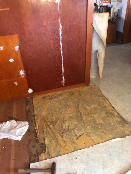 Contractor Wants To Lay Vinyl Plank, How To Lay Lino On An Uneven Floor