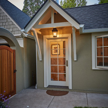Small  Backyard Cottage