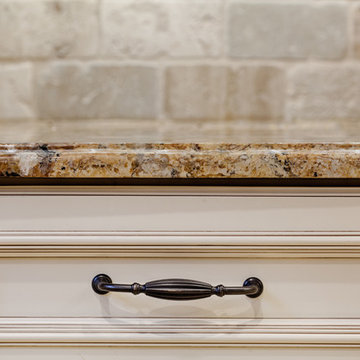 Fabuwood Wellington Ivory Glaze Kitchen