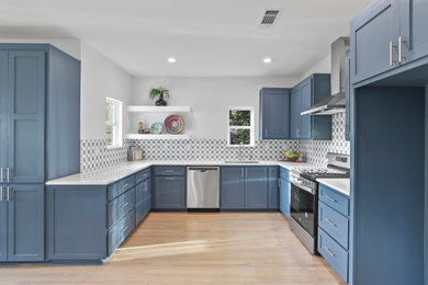 Example of a transitional kitchen design in Dallas