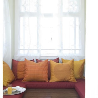 ロサンゼルスのアジアンスタイルのおしゃれなホームジムの写真