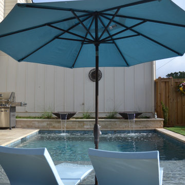 This small backyard has it all!