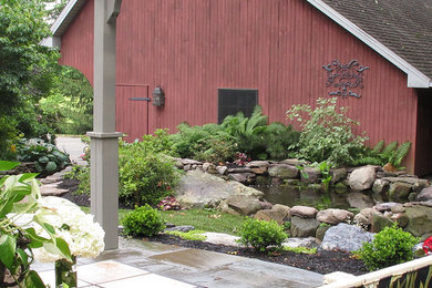 Photo of a farmhouse landscaping in Philadelphia.