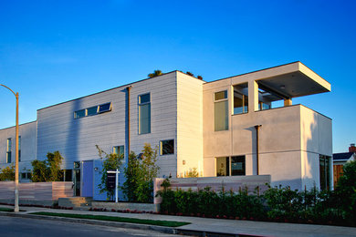 Contemporary exterior home idea in Los Angeles