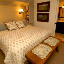 Closet/bedroom