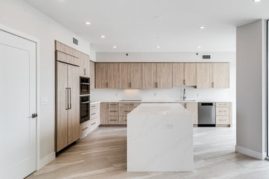 This is an example of a traditional kitchen in Miami.