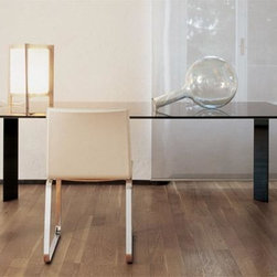 Jean dining tabel by SOVETITALIA - Dining Tables