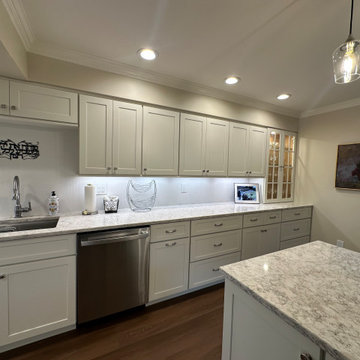 Beautifully Spacious Kitchen