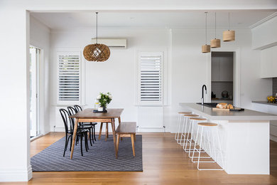 Inspiration for a traditional dining room in Melbourne.