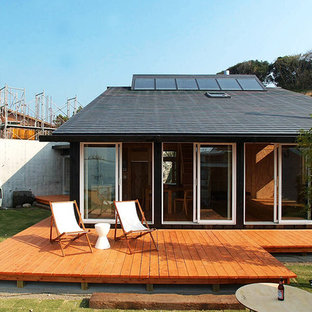 他の地域のビーチスタイルのおしゃれなテラス・中庭の写真