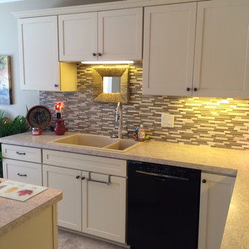 Kabinart Maple Arts & Crafts Kitchen in Ivory