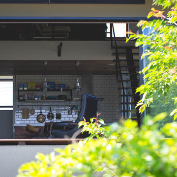 Slow life 琵琶湖を望む別荘に緑を感じ住む