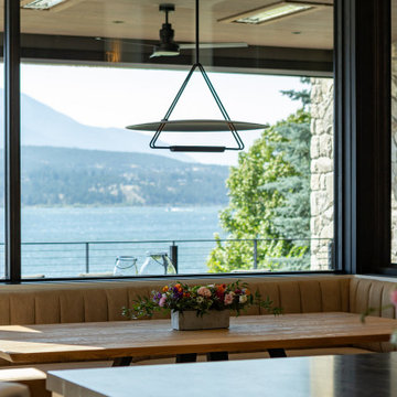 Prominent Lakeside Retreat