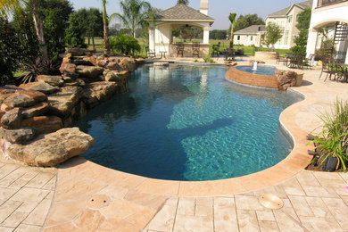 Example of a classic pool design in Houston