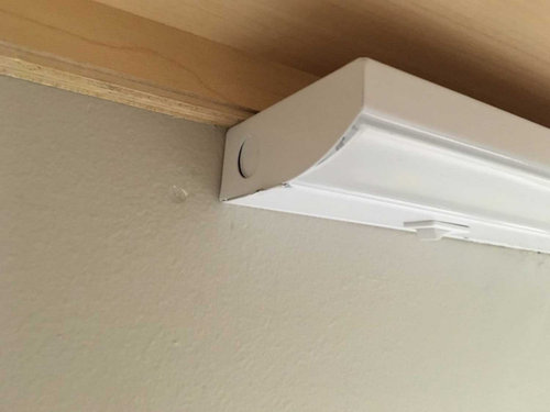 Under Cabinet Led Light Replacement, How To Remove Cover From Fluorescent Light Fixture