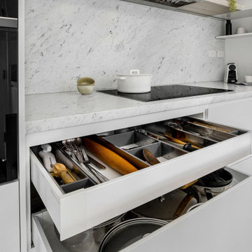 Finger Pull Kitchen Drawers with Utensils Insert