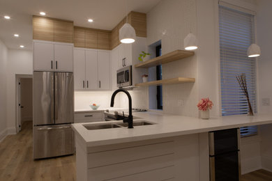 Minimalist kitchen photo in Toronto