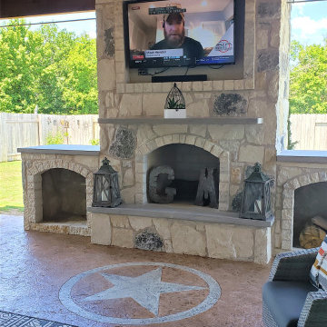 Round Rock TX Covered Patio with Lone Star Integrated into Floor