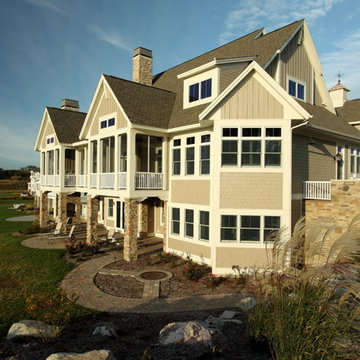 Traverse - Lakefront Home With A View