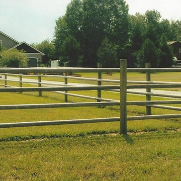 Farm and ranch style fence