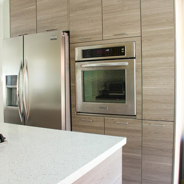 Compact & Vivid Contemporary Kitchen in Pasadena