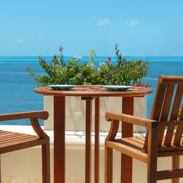 Waterfront Villa. Mediterranean. Villa Madonna on the beach. Cancun, México.