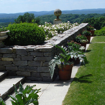 COUNTRY SHOWPIECE