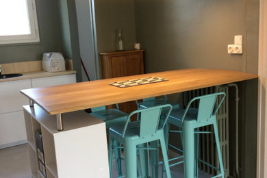 Cette photo montre une maison tendance.