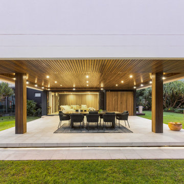 Undercover alfresco dining