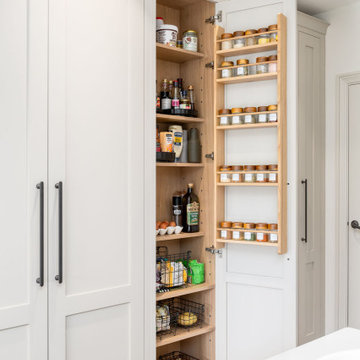 Minimalist Luxury In-Frame Square Frame Shaker Kitchen