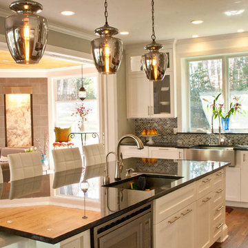 Contemporary Kitchen & Screened Porch Addition / Renovation