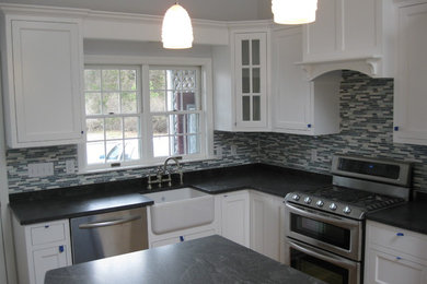 Trendy kitchen photo in Boston