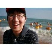 Taeho Kim's photo