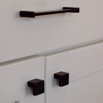 Kitchen remodel on a budget - knobs