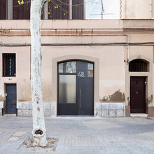 Parecidos razonables: Dos locales transformados en 'lofts'
