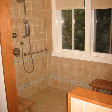Large shower area with outdoor connection through windows