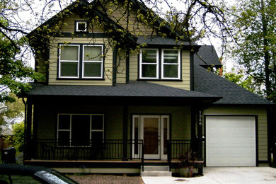 Arts and crafts home design photo in Portland