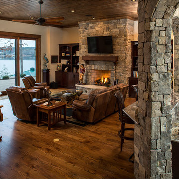 The Definitive Peninsula Lake Lot Home – in The Vineyards