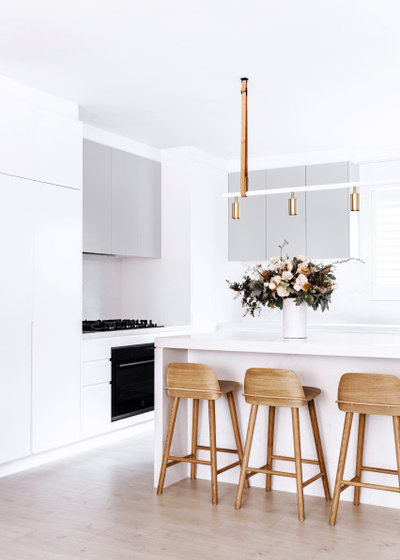 A White and Oak Sydney Kitchen by Inventory Interior | Houzz AU