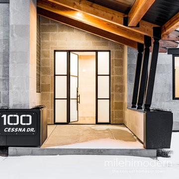 100 Cesna Riva single with sidelights