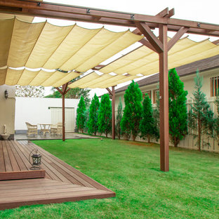 東京23区の大きいラスティックスタイルのおしゃれなデッキ (パーゴラ) の写真