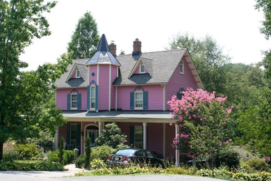 Example of an exterior home design in Baltimore