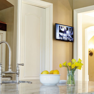 Kitchen & Dining