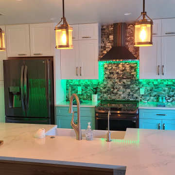 Contemporary Kitchen Remodel Done in a Two-Tone Color