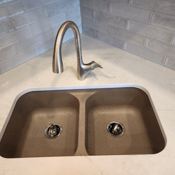 Kitchen Remodel With New Countertops and Backsplash