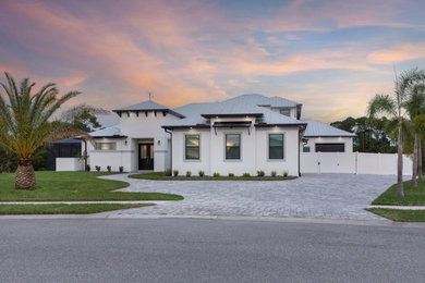 Transitional exterior home idea in Orlando