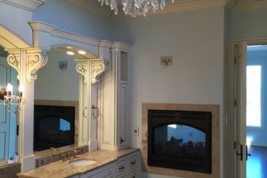 Bathroom - traditional bathroom idea in Oklahoma City