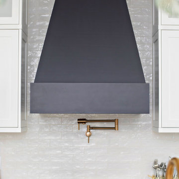 Classico/Milano in Designer White, Cyberspace, & Olmo Miele on Indigo Loop