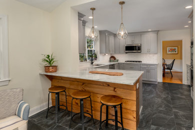 Kitchen - kitchen idea in Philadelphia